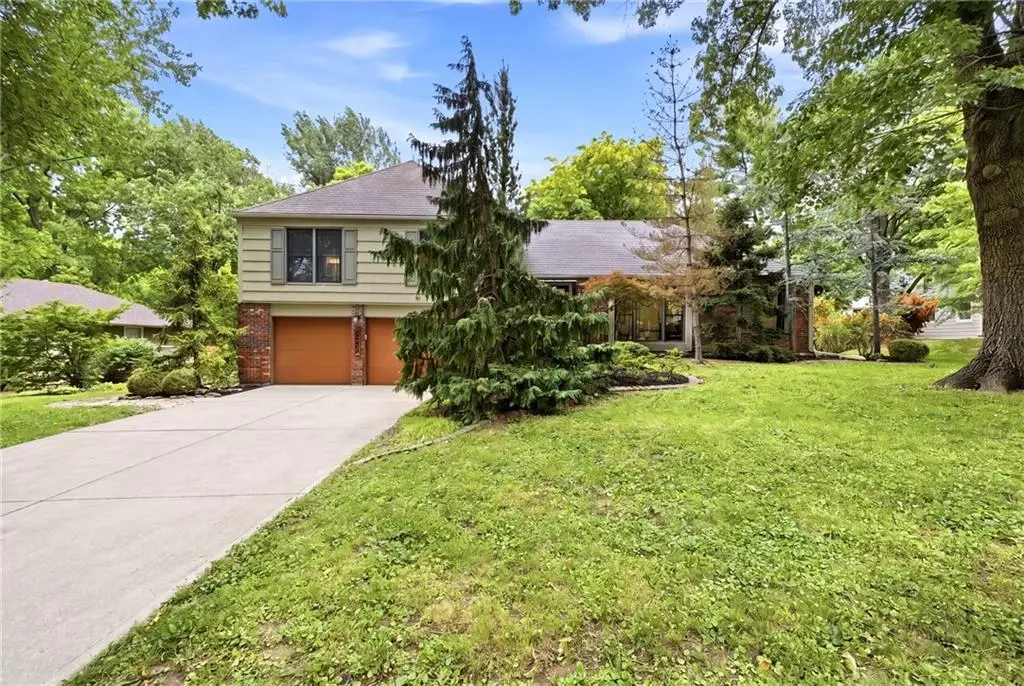 4506 W 93rd Terrace, Prairie Village, KS 66207 - #1
