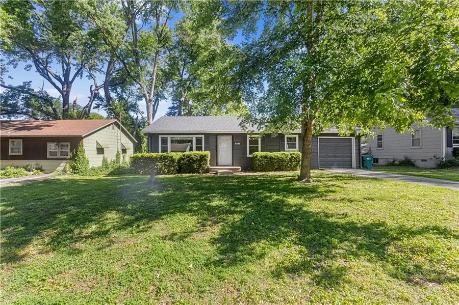 7606 W 66th Terrace, Overland Park, KS 66202 - #2