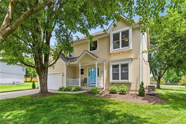 6702 W 156th Terrace, Overland Park, KS 66223