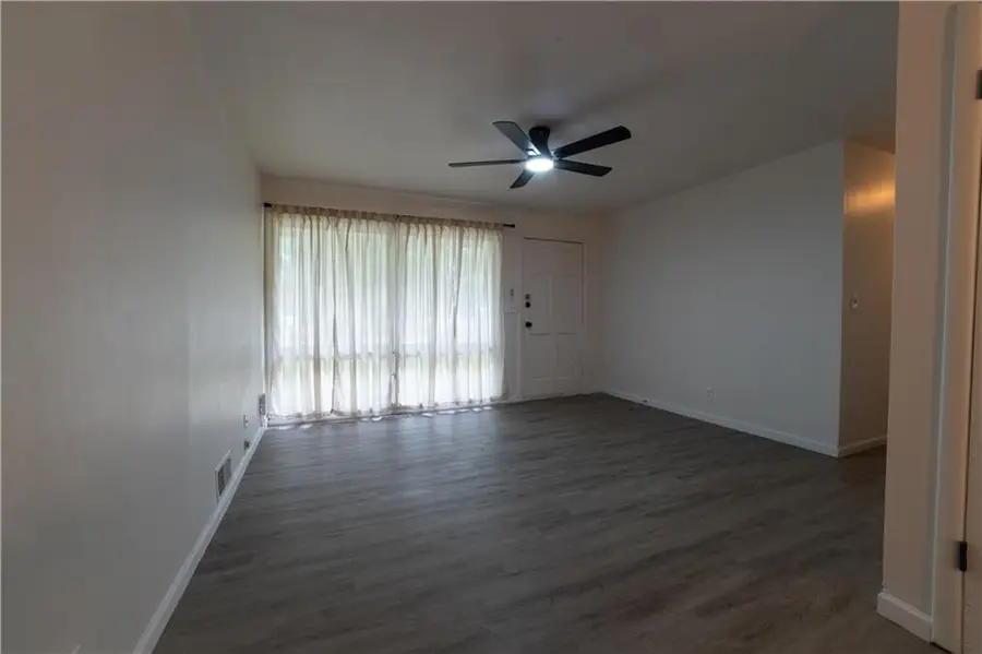 5204 Sycamore Avenue, Kansas City, MO 64129 - #3