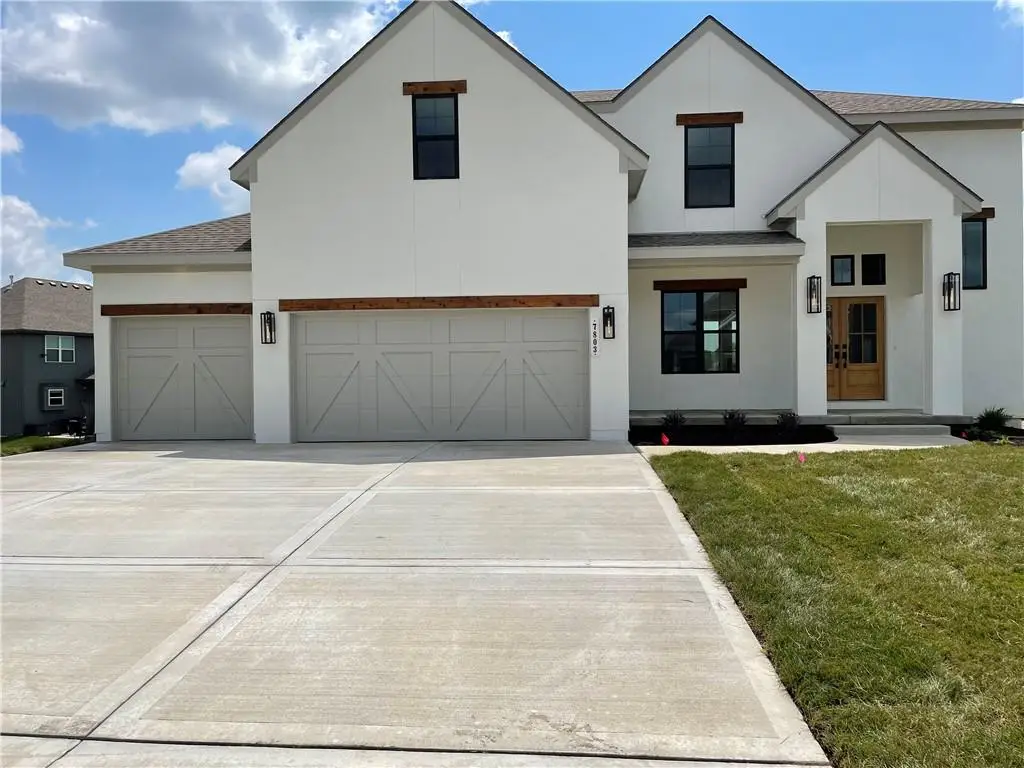 8308 NW 90 Th Terrace, Kansas City, MO 64153 - #1