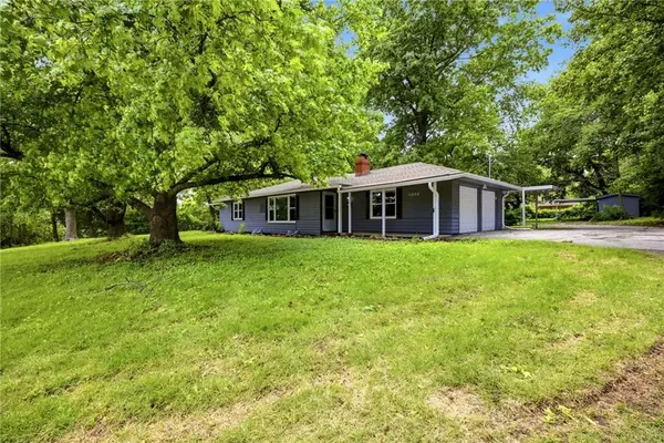 11008 Grandview Road, Kansas City, MO 64137