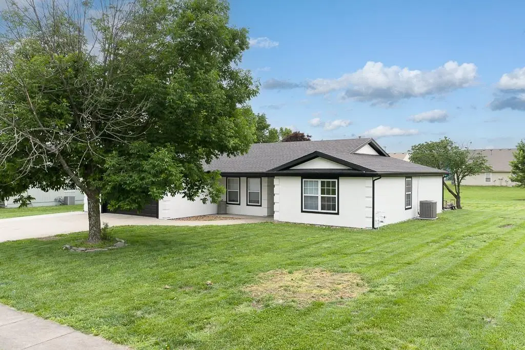 614 Myers Drive, Tonganoxie, KS 66086 - #1