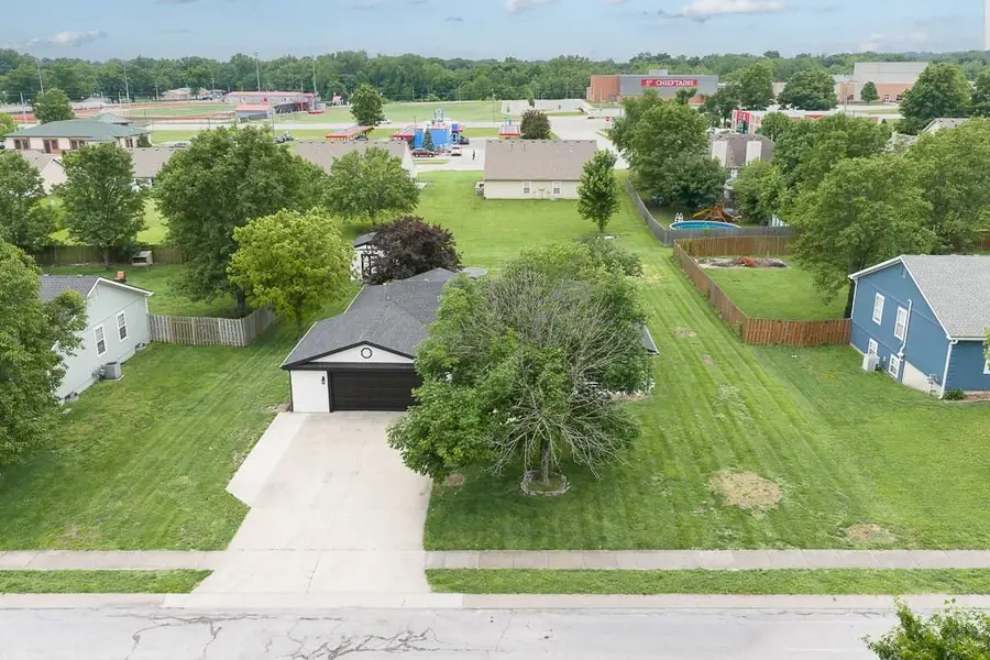 614 Myers Drive, Tonganoxie, KS 66086 - #3