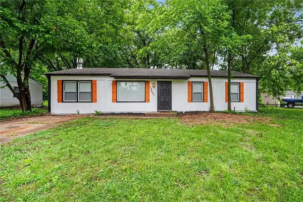 15407 White Avenue, Grandview, MO 64030