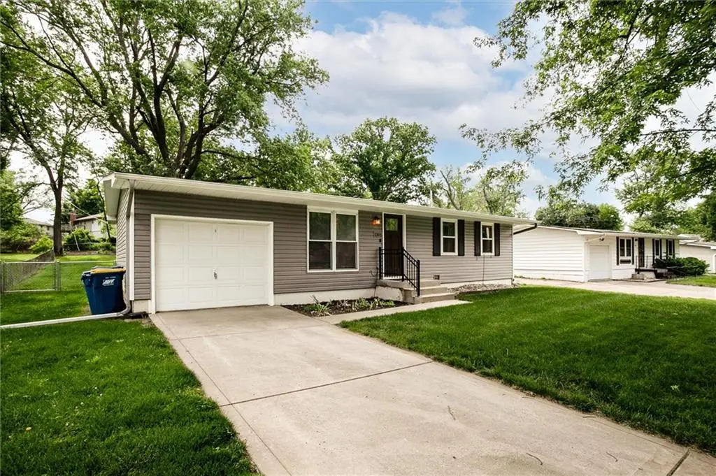 1305 Park Lane, Liberty, MO 64068 - #1