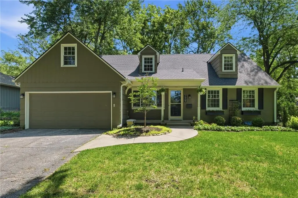 7909 Outlook Lane, Prairie Village, KS 66208 - #1