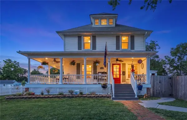 601 NE Douglas Street, Lee's Summit, MO 64063