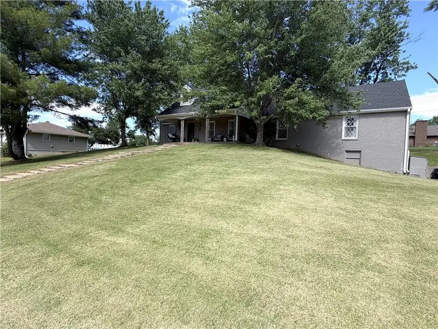 1601 Maple Street, Chillicothe, MO 64601 - #3