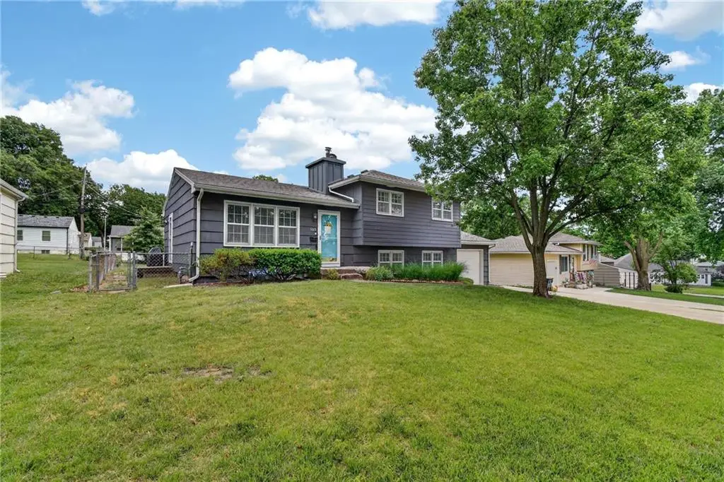 5015 N Kensington Avenue, Kansas City, MO 64119 - #1