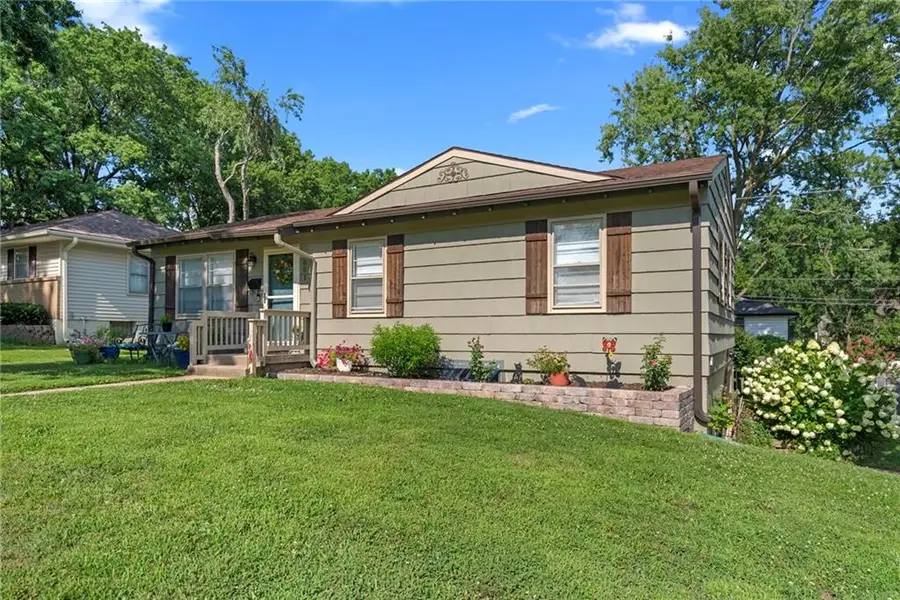 5001 N Michigan Avenue, Kansas City, MO 64118 - #3