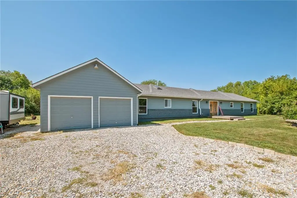 7509 E State Route Yy Road, Peculiar, MO 64078 - #1