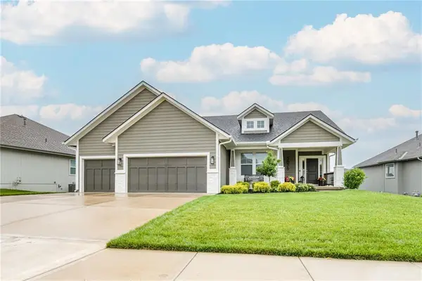 5876 Mccormick Drive, Shawnee, KS 66226