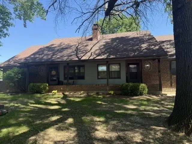 2200 Twin Oaks Drive, Harrisonville, MO 64701 - #2