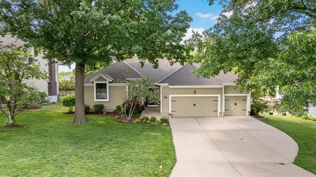 5408 W 153rd Street, Leawood, KS 66224 - #1