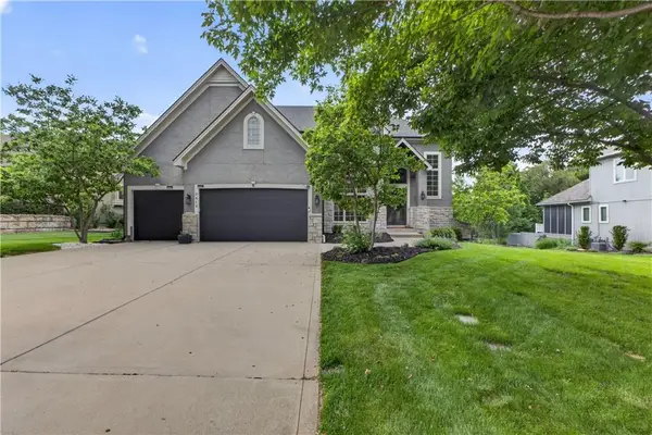 9414 W 149th Terrace, Overland Park, KS 66221