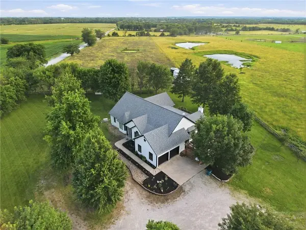 31700 Osawatomie Road, Paola, KS 66071