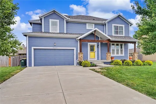 10208 Theden Circle, Lenexa, KS 66220