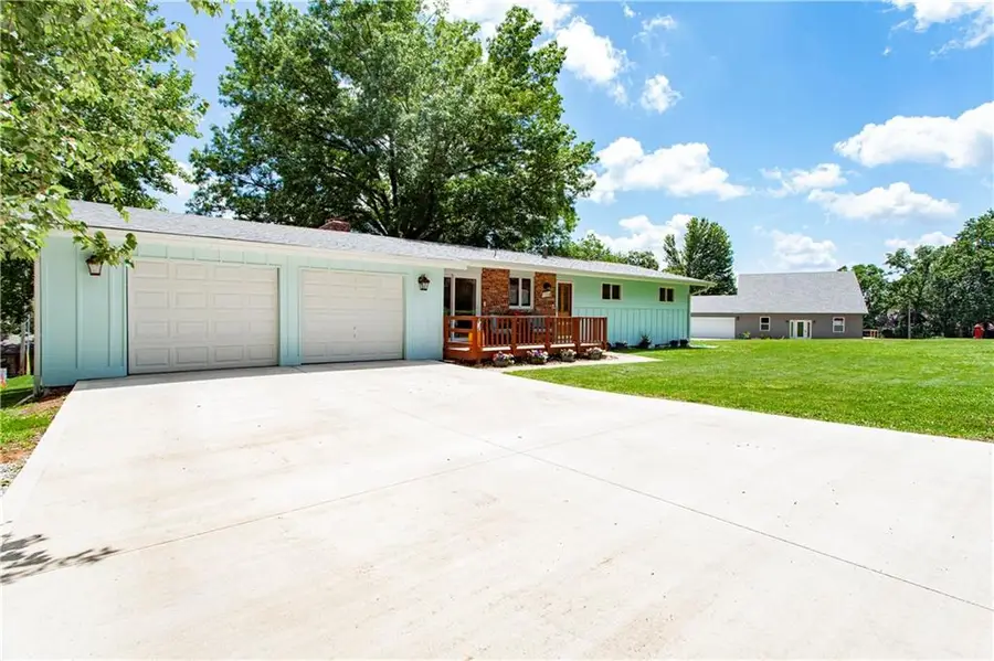 133 Dockside Circle, Lake Tapawingo, MO 64015 - #2