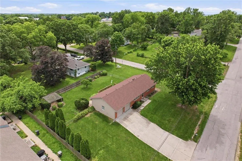 7101 Fulton Road, Pleasant Valley, MO 64068 - #1