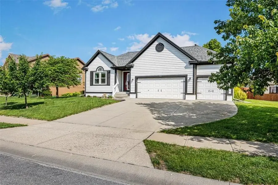 150 Cherry Hills Circle, Gardner, KS 66030 - #2