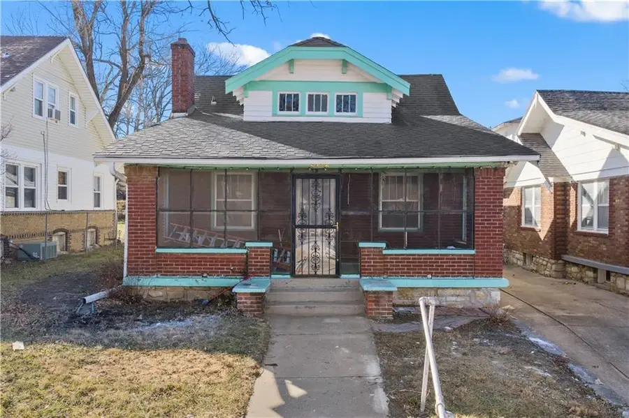 5142 Brookwood Avenue, Kansas City, MO 64110 - #2