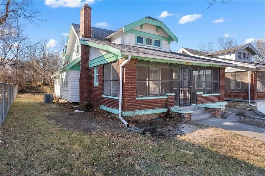 5142 Brookwood Avenue, Kansas City, MO 64110 - #3