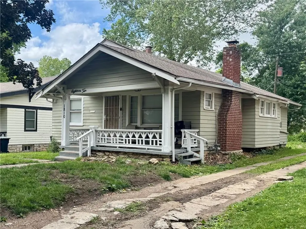 1810 E 70th Street, Kansas City, MO 64130 - #1