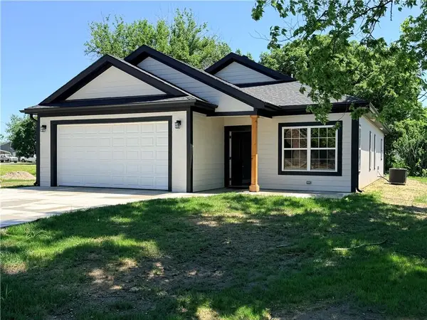 210 Park Street, Linwood, KS 66052