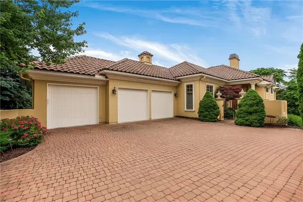 3411 W 138th Street, Leawood, KS 66224