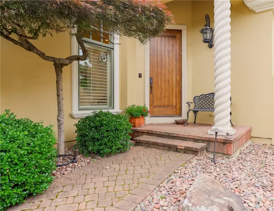 3411 W 138th Street, Leawood, KS 66224 - #3