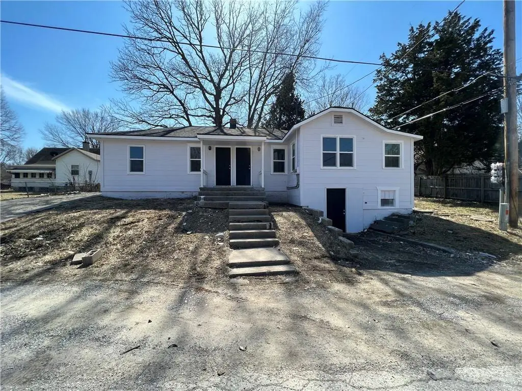 11117 E 15th Street S, Independence, MO 64052 - #1