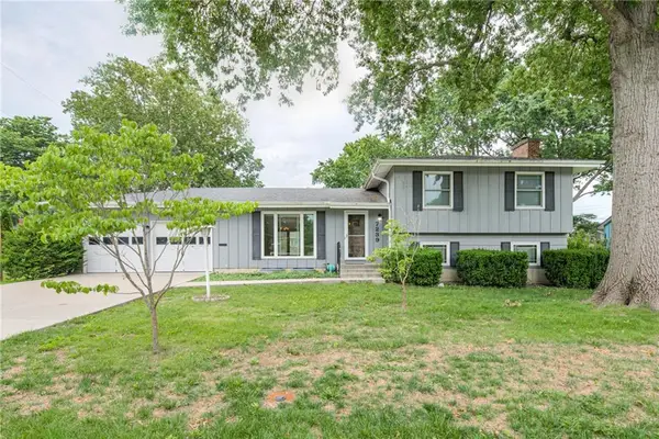 7239 Lowell Drive, Overland Park, KS 66204