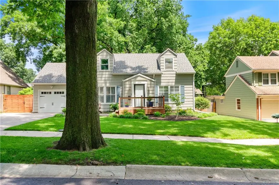 1204 W 70th Terrace, Kansas City, MO 64113 - #2