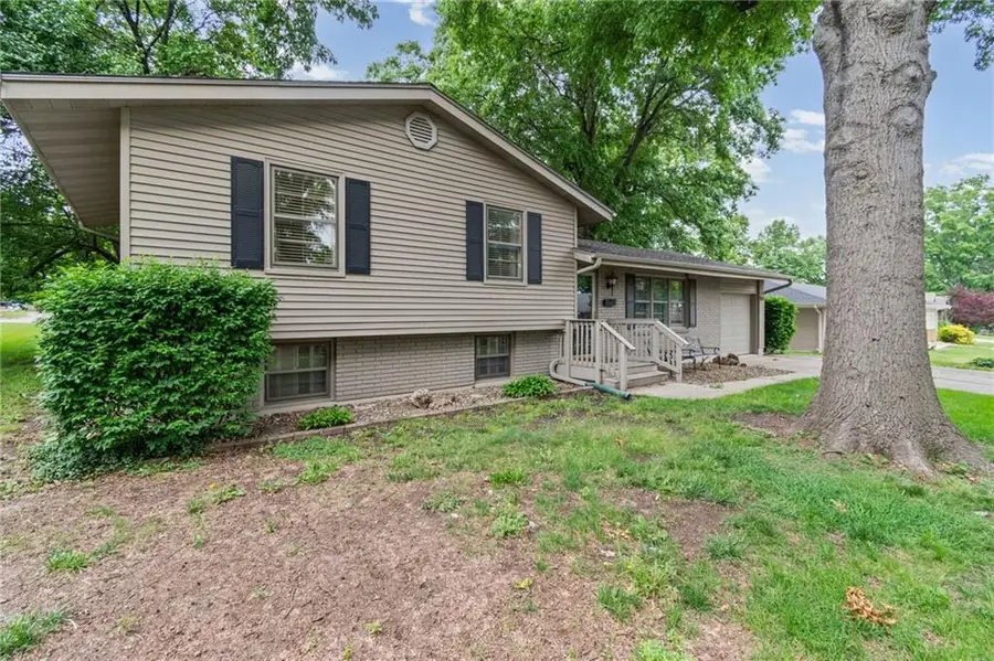 813 N Chestnut Street, Cameron, MO 64429 - #3