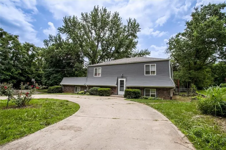 9251 Liggett Road, Kansas City, KS 66109 - #2