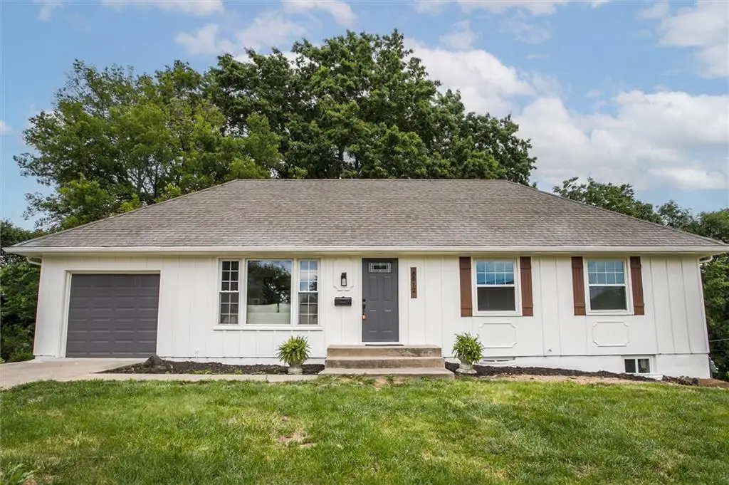 8812 E 54th Street, Raytown, MO 64133 - #1