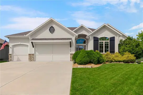 9804 W 163rd Street, Overland Park, KS 66085
