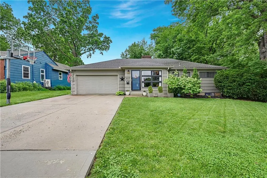 3007 W 49th Terrace, Westwood, KS 66205 - #1