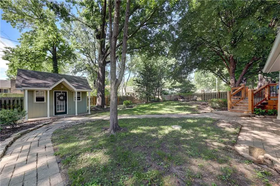 8201 W 97th Terrace, Overland Park, KS 66212 - #2