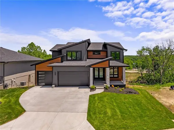 22364 W 90th Terrace, Lenexa, KS 66227