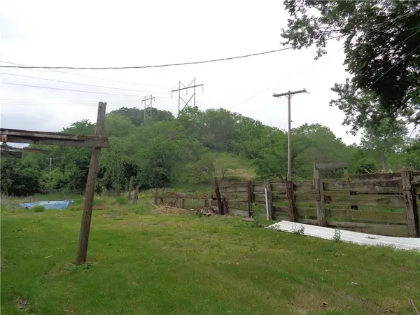 3905 N Barnes Road, Independence, MO 64058