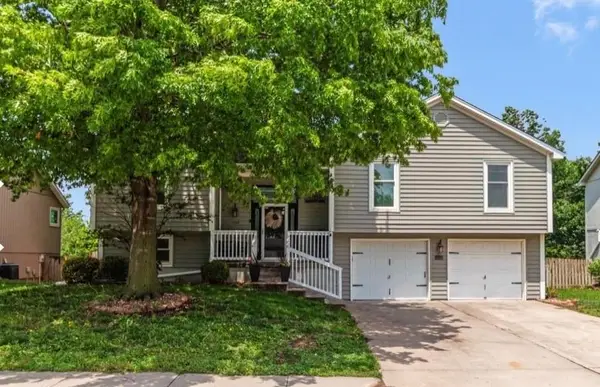 1004 SE 10th Street, Lee's Summit, MO 64081