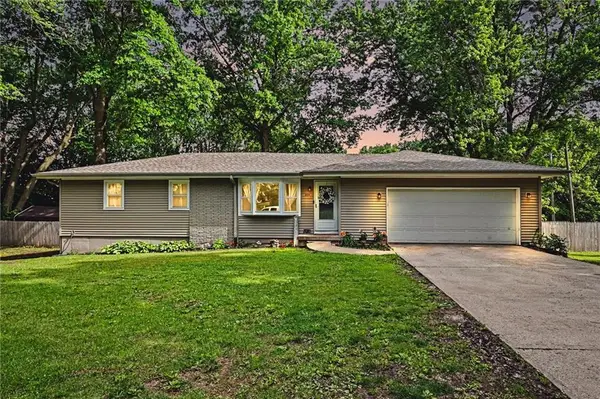 321 Matthews Lane, Gower, MO 64454