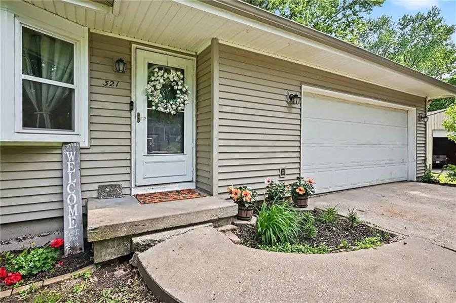 321 Matthews Lane, Gower, MO 64454 - #3