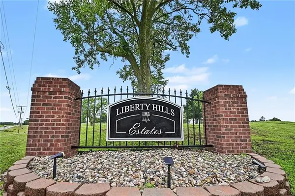 9711 Betsy Ross Lane, Liberty, MO 64068