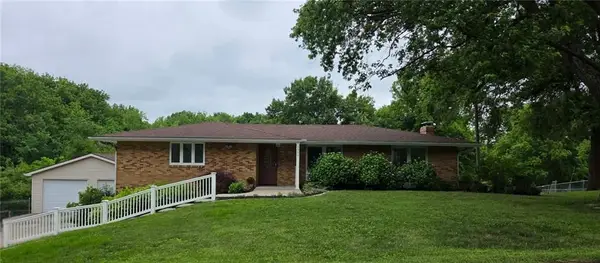3900 E Hills Drive, St Joseph, MO 64503