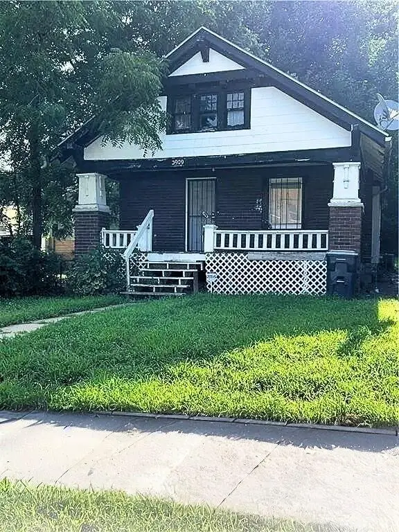 3909 Chestnut Avenue, Kansas City, MO 64130 - #1