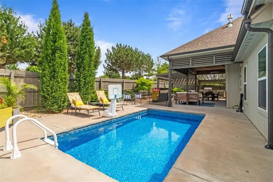 2708 SE 8th Terrace, Blue Springs, MO 64014 - #2