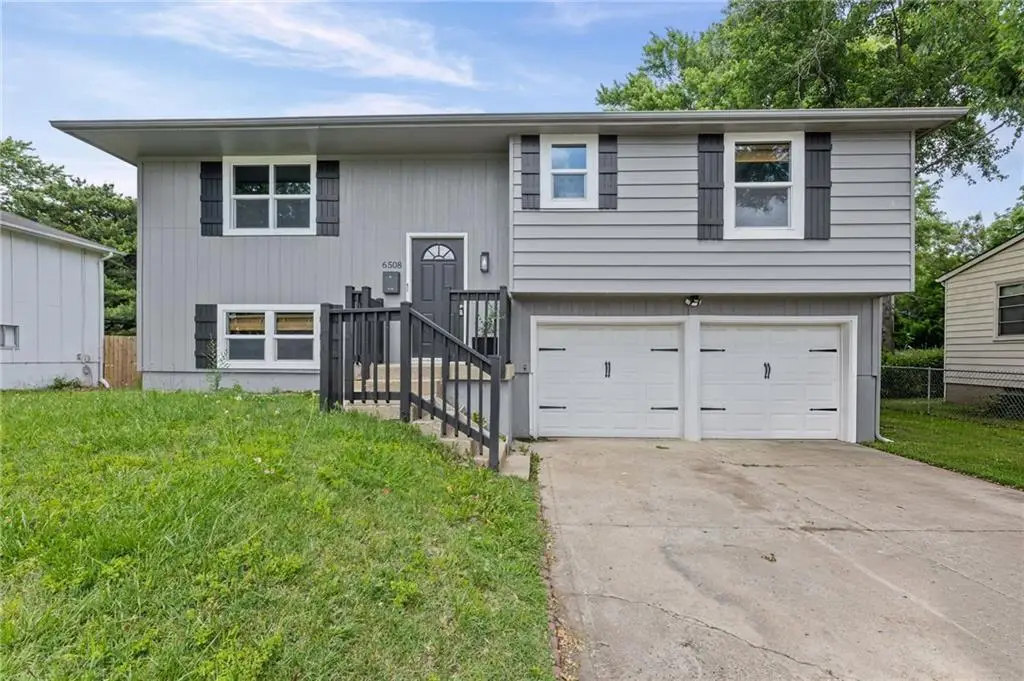 6508 E 155th Street, Grandview, MO 64030 - #1